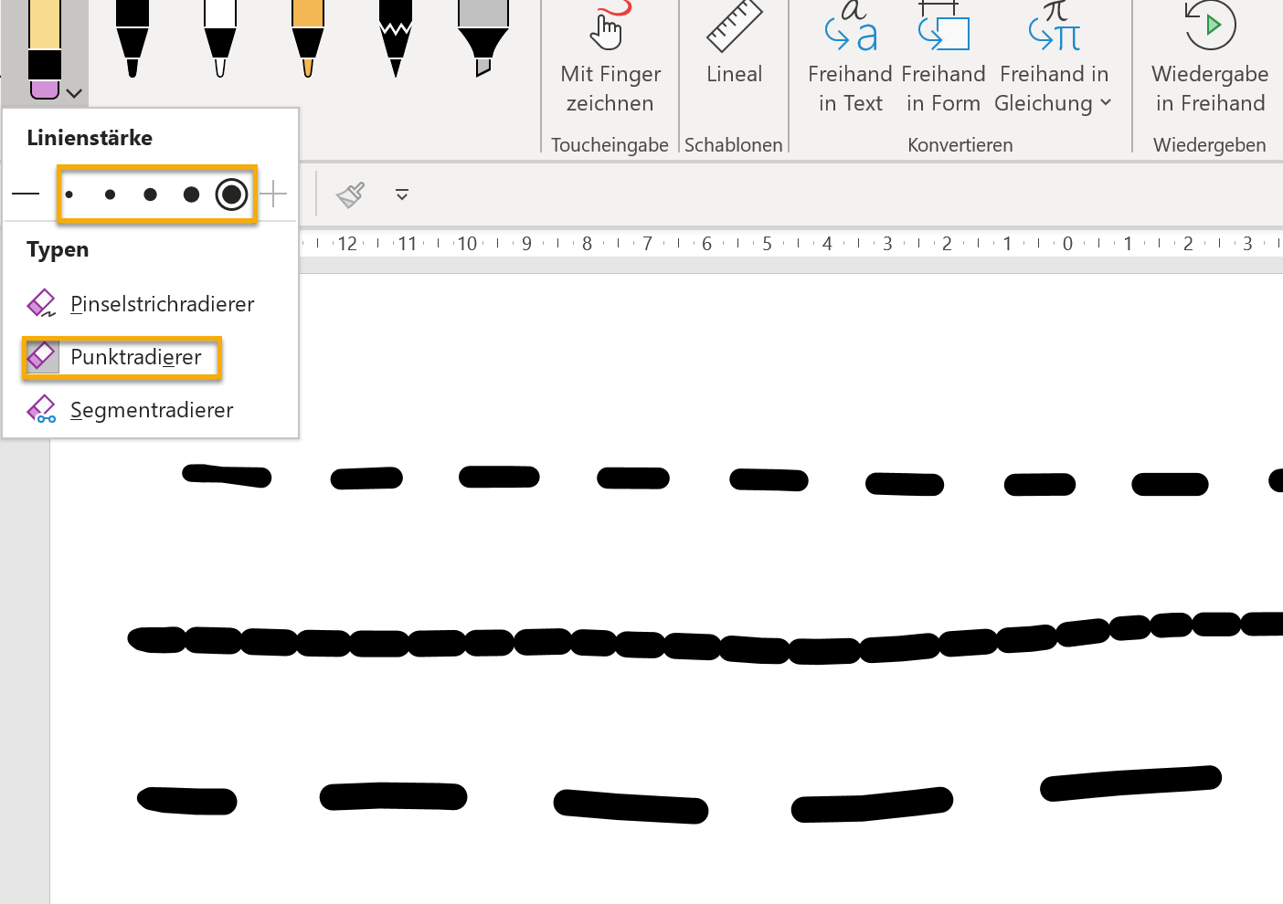 Screenshot PowerPoint: Drei gestrichelte Linien mit unterschiedlich großen Unterbrechungen auf der Folie,; das Menü des Radierers ist aufgeklappt. Markiert ist die Auswahl der Linienstärke und der Punktradierer